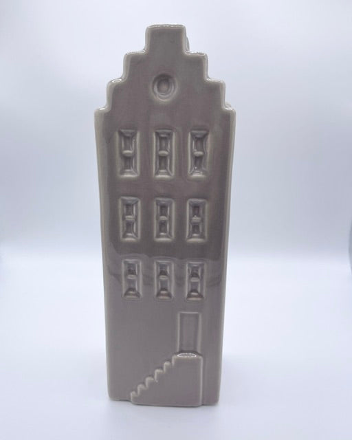 Grachtenhaus-Vasen aus Keramik in Beige – liebevolle Wohnaccessoires in 3 Größen