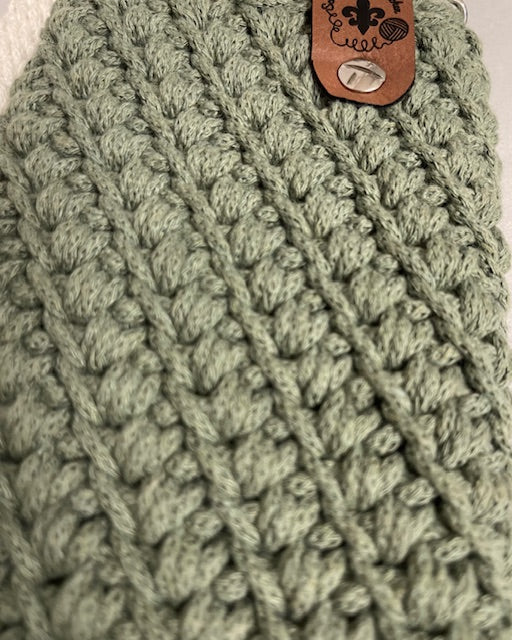 Handytasche gehäkelt in verschiedenenn Farben