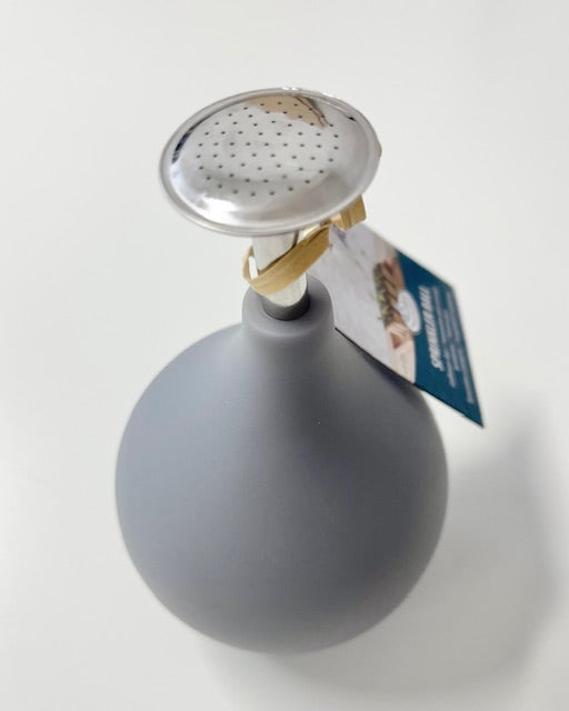 Ballbrause Gießbrause grau