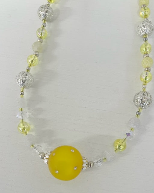 Kette gelb mit Strassperle