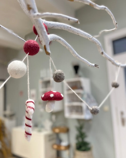 Gry & Sif Weihnachtsgirlande Filz – Handgefertigte Weihnachtsdeko mit Herz