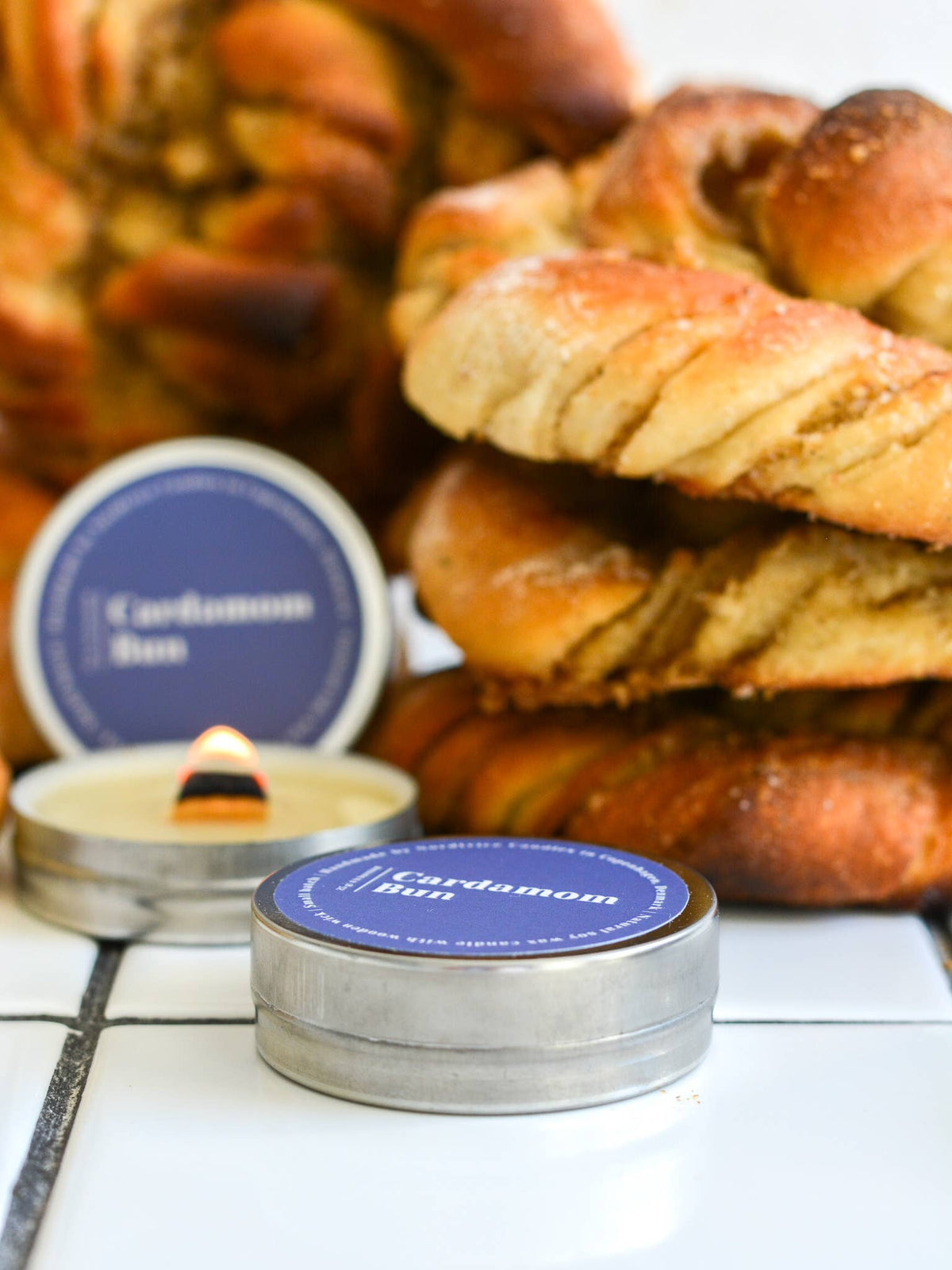 Mini-Sojaduftkerze „Kardamombulle“ – der Duft einer skandinavischen Bäckerei