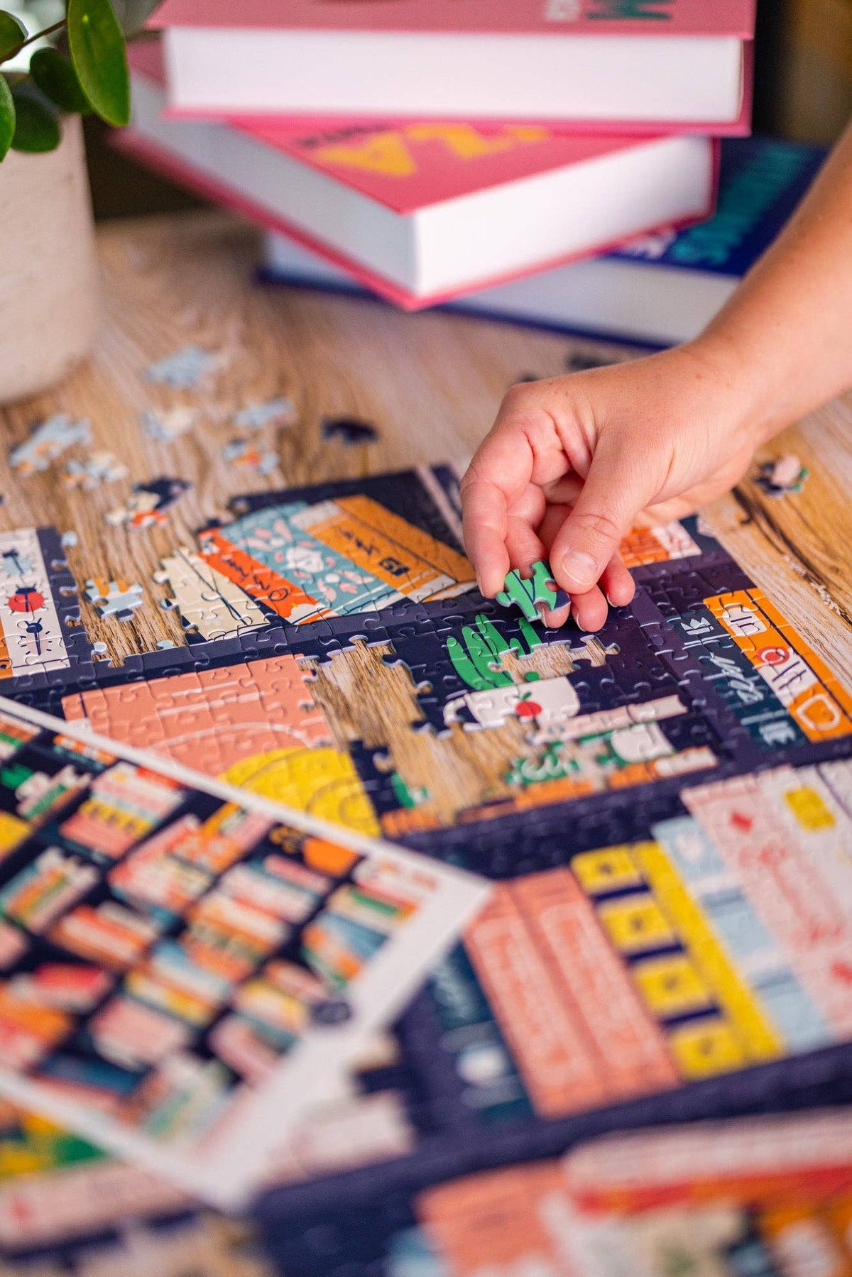 Maison Joliette Puzzle – 1000 Teile für gemütliche Herbsttage Bücherschrank