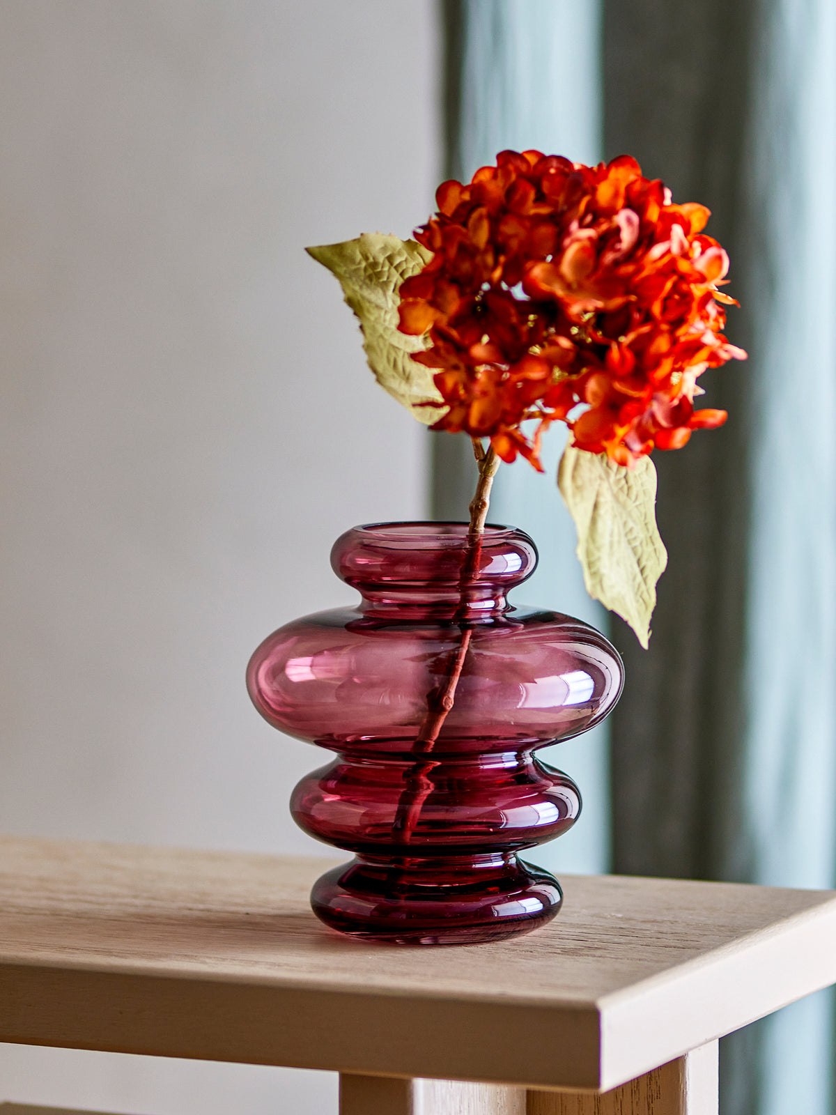 Bloomingville Glasvase in tiefem Violett – skandinavisches Design mit Retro-Charme
