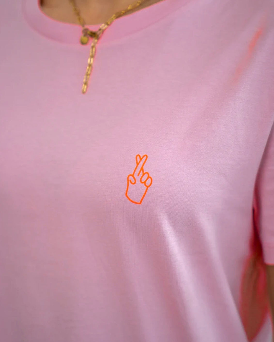 THINGS WILL WORK OUT – Damen T-Shirt in Rosa mit Neon-Print