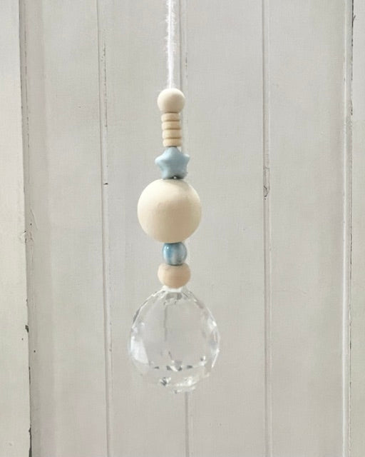 Handgemachter Suncatcher Sonnenfänger No1 mit Holzperlen und Keramikperlen in 2 verschiedenen Farben, Boho-Fensterdeko