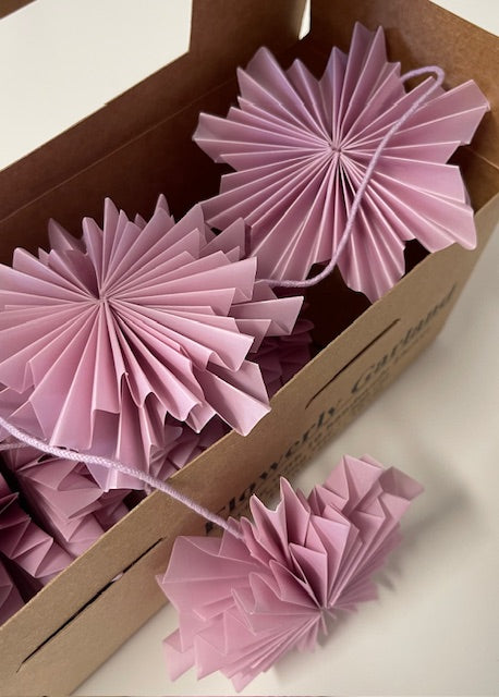 Papierstern-Girlande 2 m – Skandinavische Deko in Weiß, Rosé & Taupe