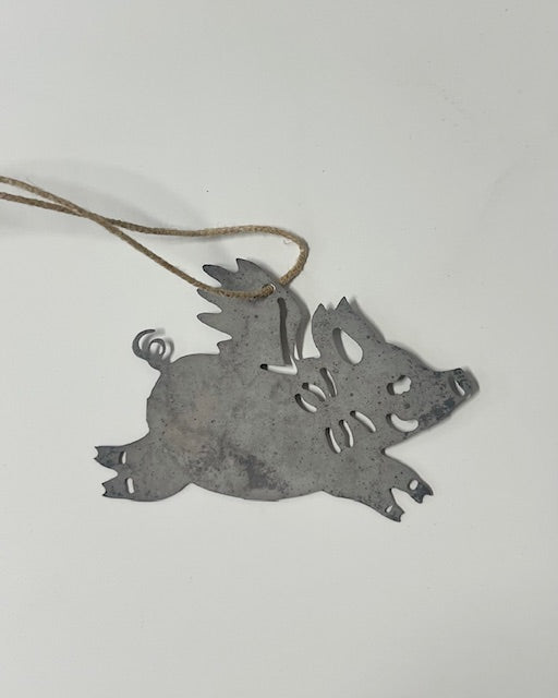Krasilnikoff Flying Pig - Anhänger Fliegendes Schweinchen aus Zink in 2 Größen