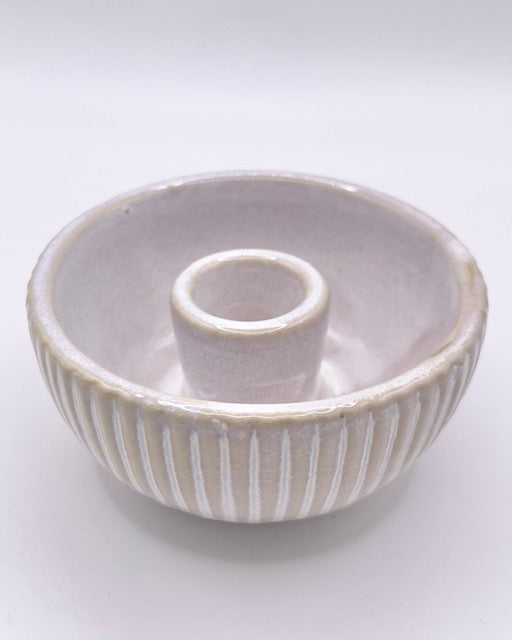 Kerzenhalter „Det Gamle Apotek“ – Skandinavisches Design aus Keramik (Ø 9 cm, Höhe 5 cm)