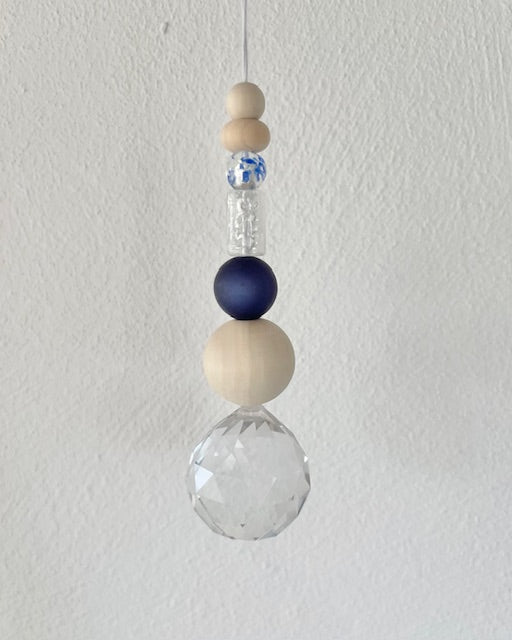Handgemachter Suncatcher Sonnenfänger No8 mit Natur-Holzperlen, Boho-Fensterdeko